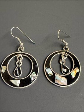 925 SS Taxco Mexico Mother Pearl Dangle Earrings Black Onyx 6 Grams